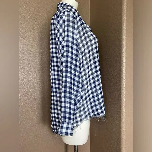 Skylar + Madison blue and white gingham button down blouse size s - Picture 2 of 6
